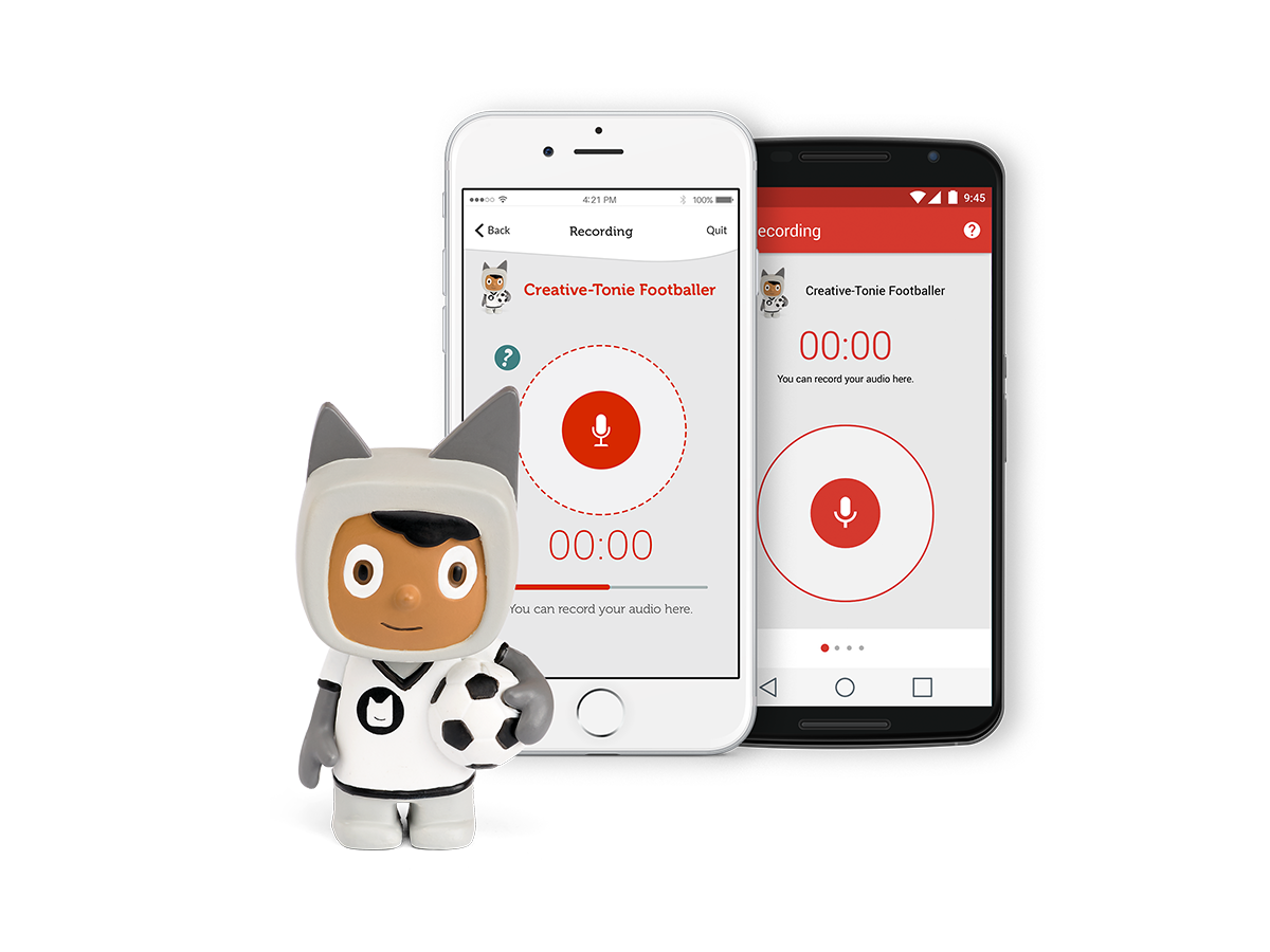 Creative Tonie - Footballer with phone