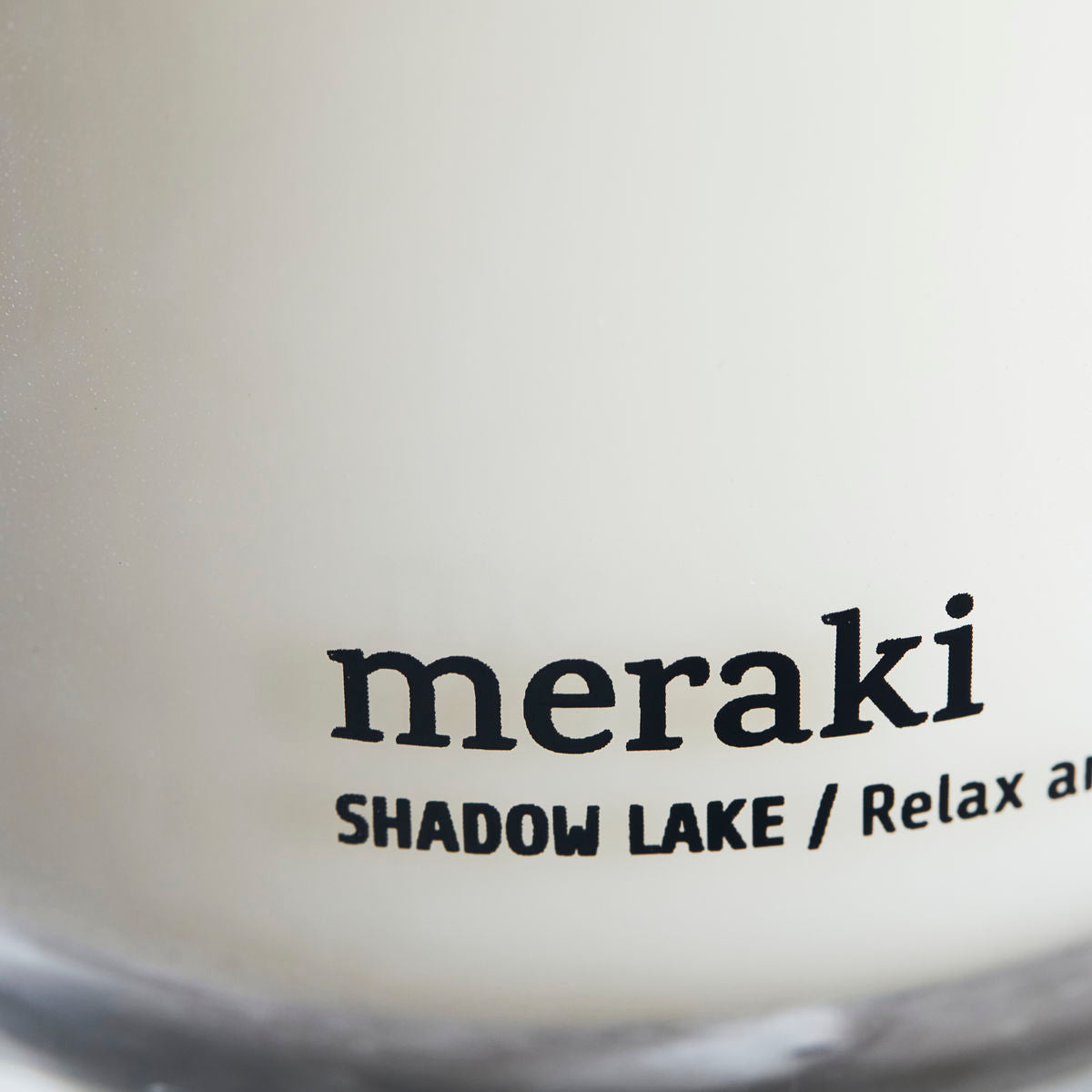 MERAKI SCENTED CANDLE SHADOW LAKE close up