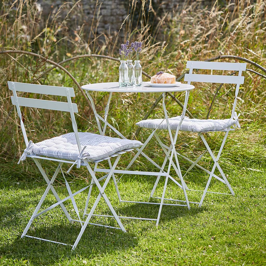 Bistro Table & Chairs Set Chalk in grass