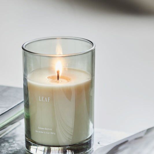 Scented Soywax Candle Leaf burning