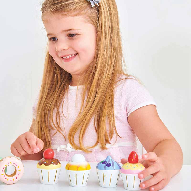 LTTV331 Wooden Toy Cupcakes Girl playing