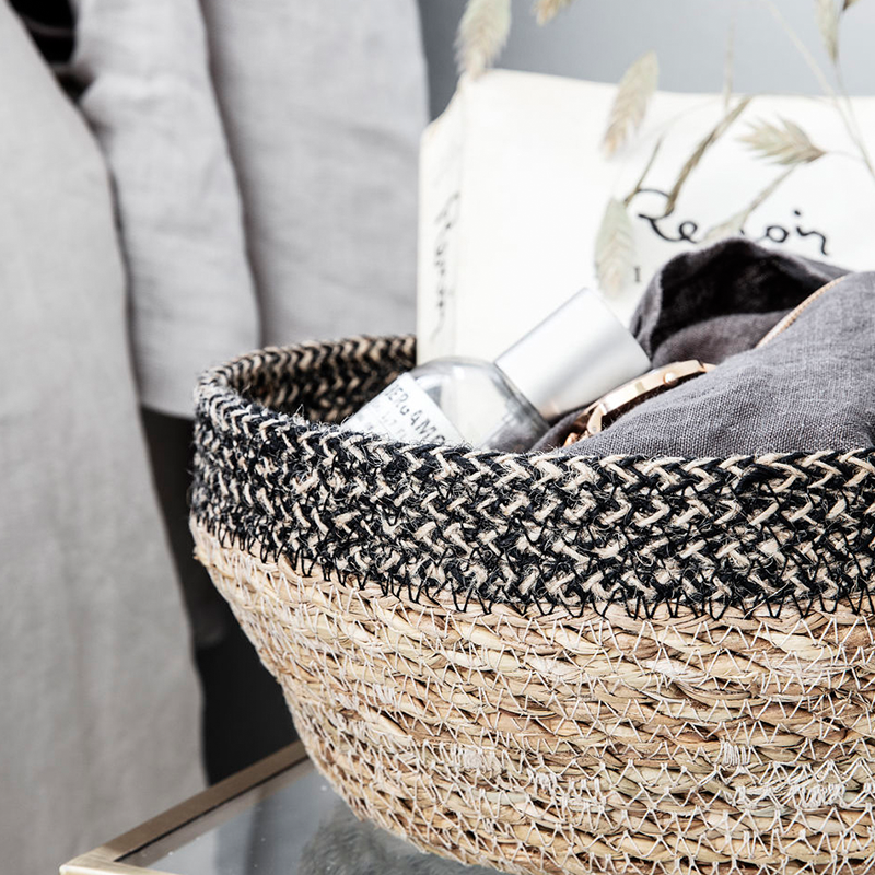 Set of 2 Jute Bread Baskets Natural & Black closeup